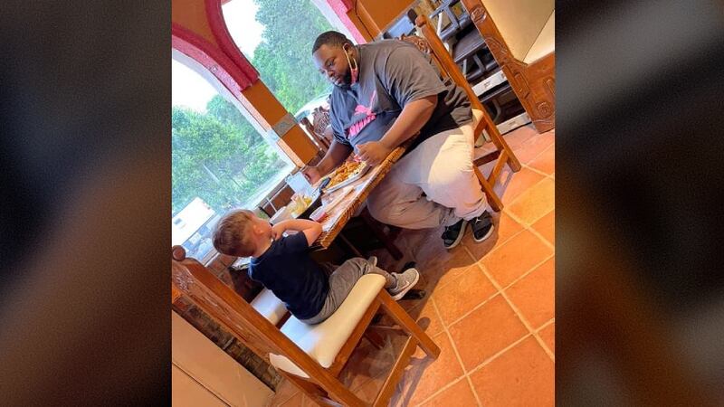 ‘It’s the small things!’: Meal shared by strangers at Mississippi restaurant goes viral